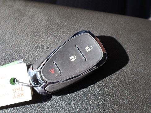 Used 2025 Chevrolet Trax LT image 31