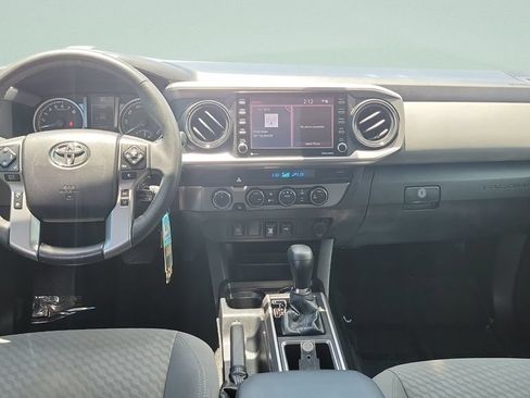 Certified 2021 Toyota Tacoma SR5 AWD/4WD image 11