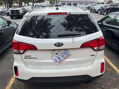 Used 2015 Kia Sorento LX image 5