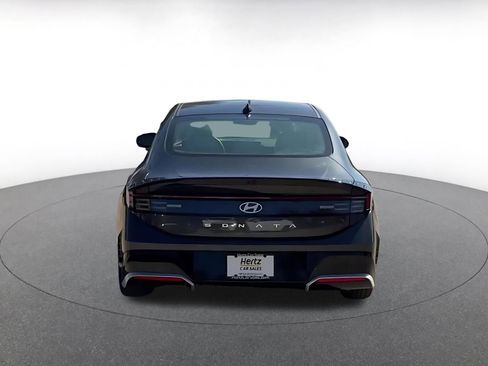 Used 2025 Hyundai Sonata SEL FWD image 12