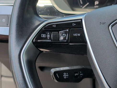 Used 2022 Audi e-tron Premium w/ Convenience Plus Package AWD/4WD image 23