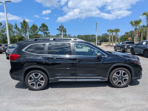 Used 2023 Subaru Ascent Limited w/ Technology Package AWD/4WD image 3