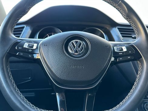 Used 2021 Volkswagen Tiguan SE image 23