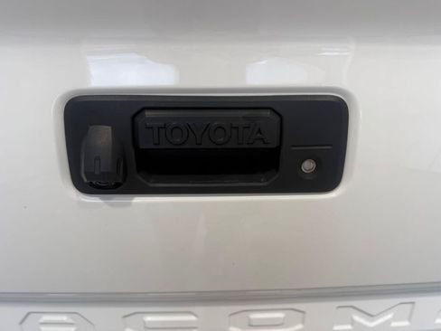 Certified 2023 Toyota Tacoma SR AWD/4WD image 15
