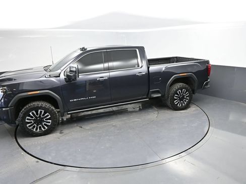 Used 2024 GMC Sierra 2500 Denali Ultimate AWD/4WD image 32