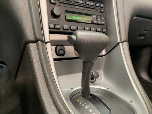Used 2004 Ford Mustang Convertible RWD image 15