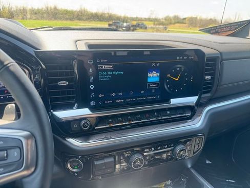 Used 2025 Chevrolet Silverado 1500 LTZ w/ LTZ Premium Package AWD/4WD image 21