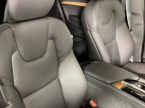 New 2025 Volvo XC90 T8 Plus w/ Protection Package Premier image 21