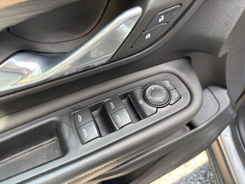 Used 2023 GMC Terrain SLE w/ LPO, Floor Liner Package AWD/4WD image 8