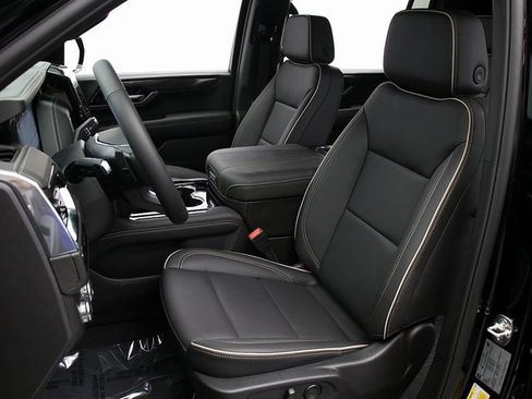 New 2026 GMC Yukon XL Elevation w/ LPO, Floor Liner Package image 9