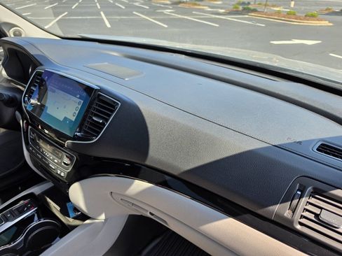 Used 2020 Honda Pilot Touring image 70
