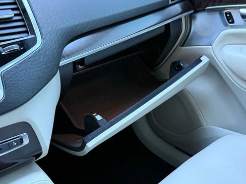 Used 2016 Volvo XC90 T6 Momentum w/ Momentum Plus Package image 62