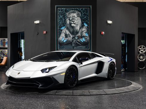 Used 2016 Lamborghini Aventador LP 750-4 Superveloce image 6
