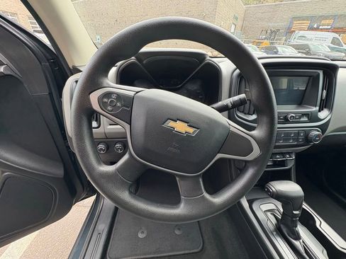 Used 2017 Chevrolet Colorado W/T w/ WT Convenience Package AWD/4WD image 2