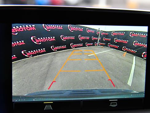 Used 2023 Chevrolet Suburban Premier image 19