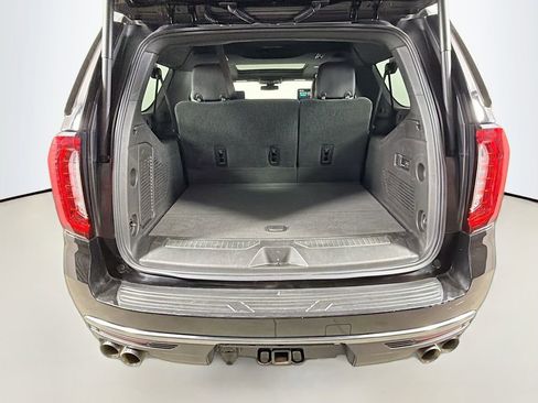 Used 2022 GMC Yukon XL AT4 w/ AT4 Premium Plus Package AWD/4WD image 25