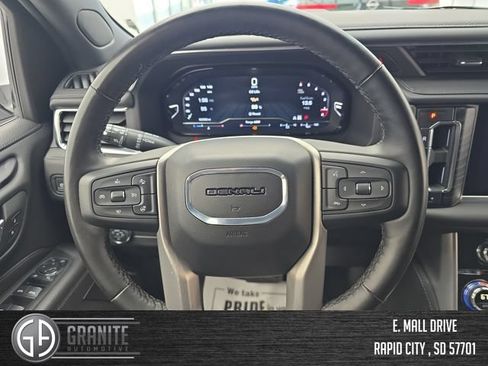 Used 2024 GMC Yukon XL Denali AWD/4WD image 14