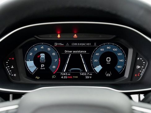 Certified 2025 Audi Q3 2.0T Premium image 14