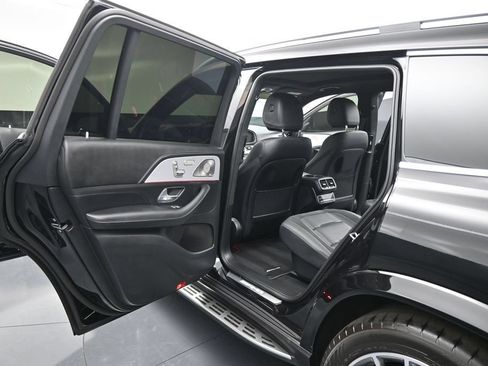 Used 2025 Mercedes-Benz GLS 63 AMG 4MATIC image 15
