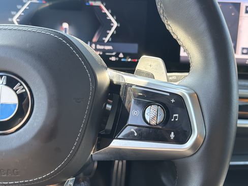 Used 2023 BMW 760i xDrive AWD/4WD image 32