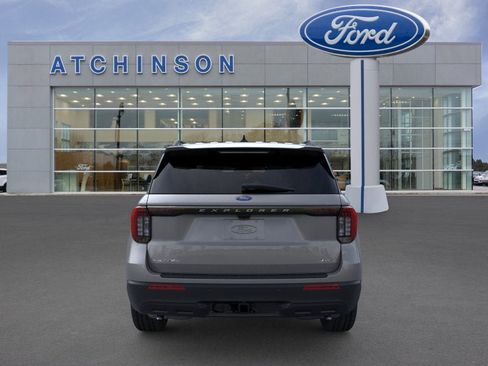 Used 2026 Ford Explorer Active AWD/4WD image 5