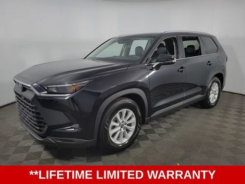 Used 2025 Toyota Grand Highlander AWD image 3