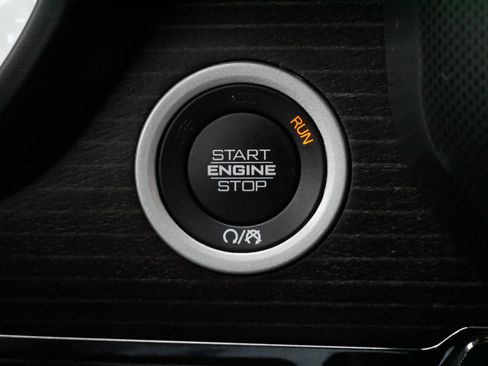 Used 2022 RAM 1500 Limited w/ Body Color Bumper Group image 29