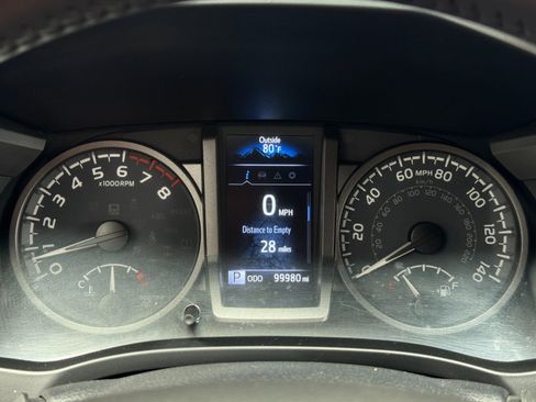 Used 2021 Toyota Tacoma TRD Off-Road AWD/4WD image 17