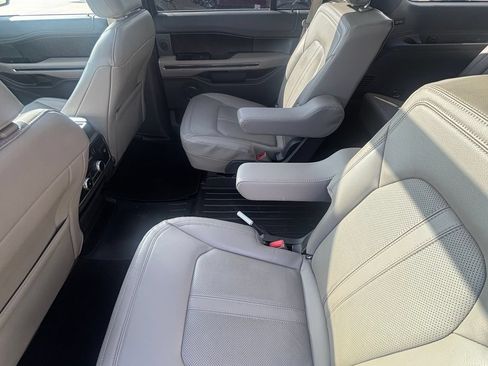 Used 2021 Ford Expedition Limited RWD image 21