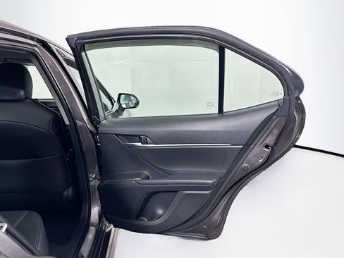 Used 2023 Toyota Camry SE image 28
