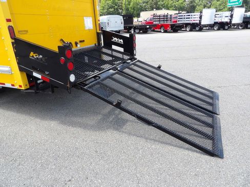 Used 2017 GMC Savana 3500 Extended RWD image 31