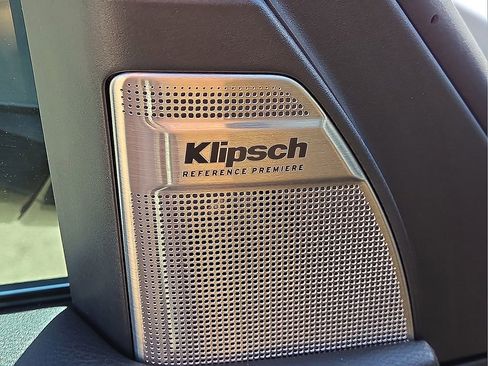 Used 2025 INFINITI QX80 Sensory image 21