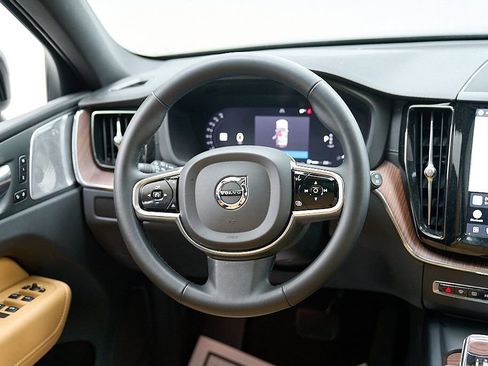Certified 2023 Volvo XC60 B6 Ultimate w/ Protection Package Premier AWD/4WD image 26