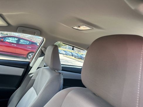 Used 2018 Toyota Corolla LE image 10