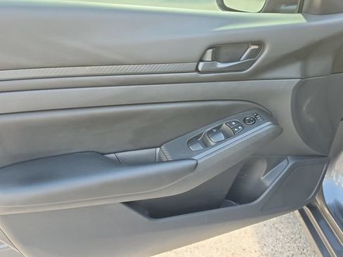 Certified 2025 Nissan Altima 2.5 S FWD image 17