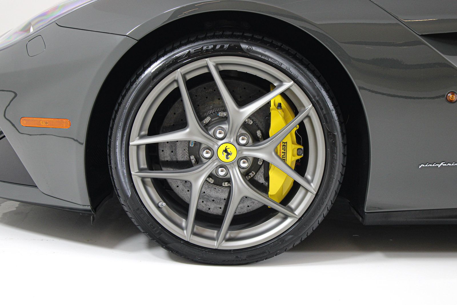 Used 2015 Ferrari F12 Berlinetta RWD image 18