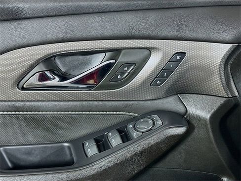 Used 2022 Chevrolet Traverse Premier w/ Redline Edition image 10