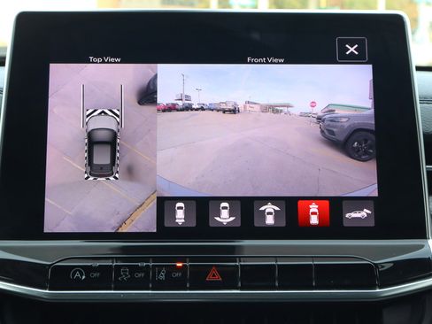 Used 2022 Jeep Compass Latitude w/ Sun and Sound Group image 12