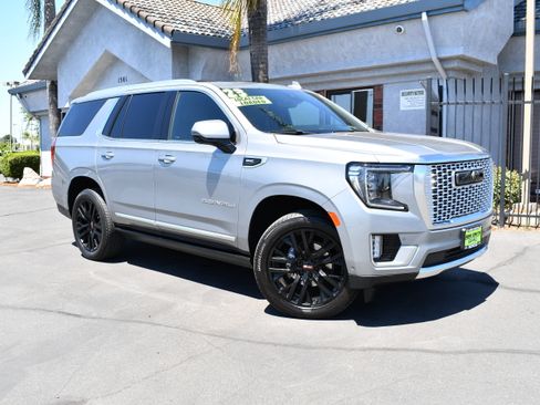 Used 2023 GMC Yukon Denali w/ Denali Reserve Package AWD/4WD image 2