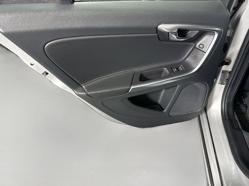 Used 2016 Volvo V60 T5 Platinum w/ Climate Package FWD image 26