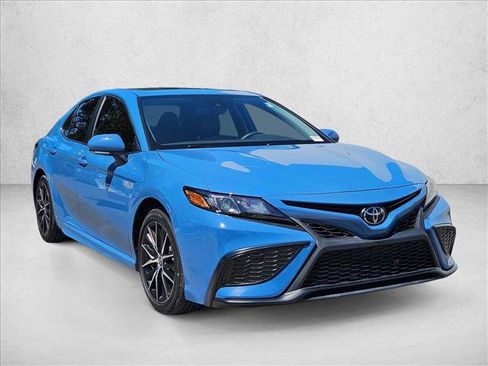 Used 2024 Toyota Camry SE w/ Convenience Package FWD image 3