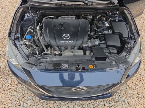 Used 2015 MAZDA MAZDA3 i Touring w/ Technology Package FWD image 11