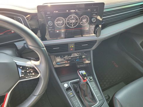 Used 2025 Volkswagen Jetta GLI Autobahn FWD image 20