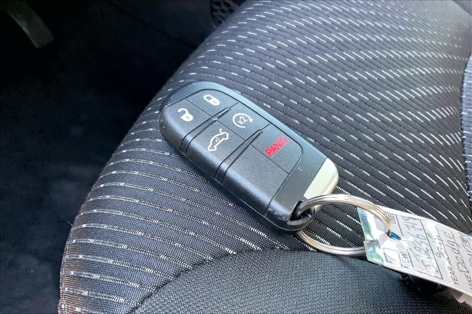 Used 2018 Dodge Journey SE w/ Blacktop Package FWD image 14