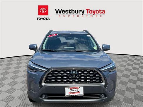 Certified 2024 Toyota Corolla Cross XLE w/ Convenience Package AWD/4WD image 3