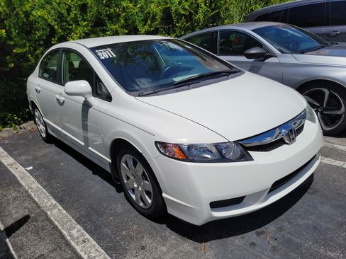Used 2011 Honda Civic LX image 2