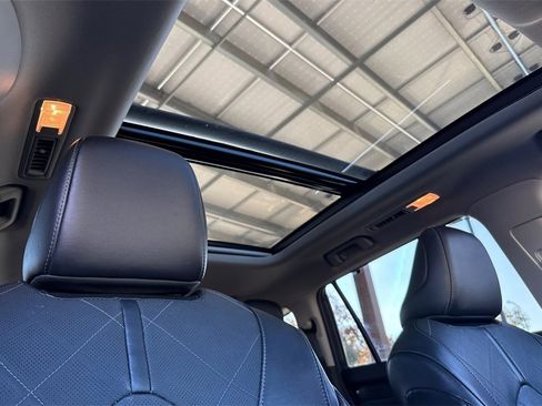 Used 2022 Toyota Highlander Platinum image 25