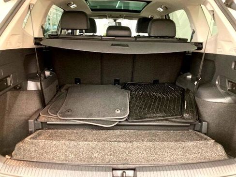 Used 2019 Volkswagen Tiguan SEL image 40