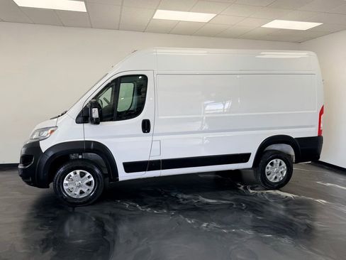 Used 2025 RAM ProMaster 2500 w/ Quick Order Package 22G SLT FWD image 19