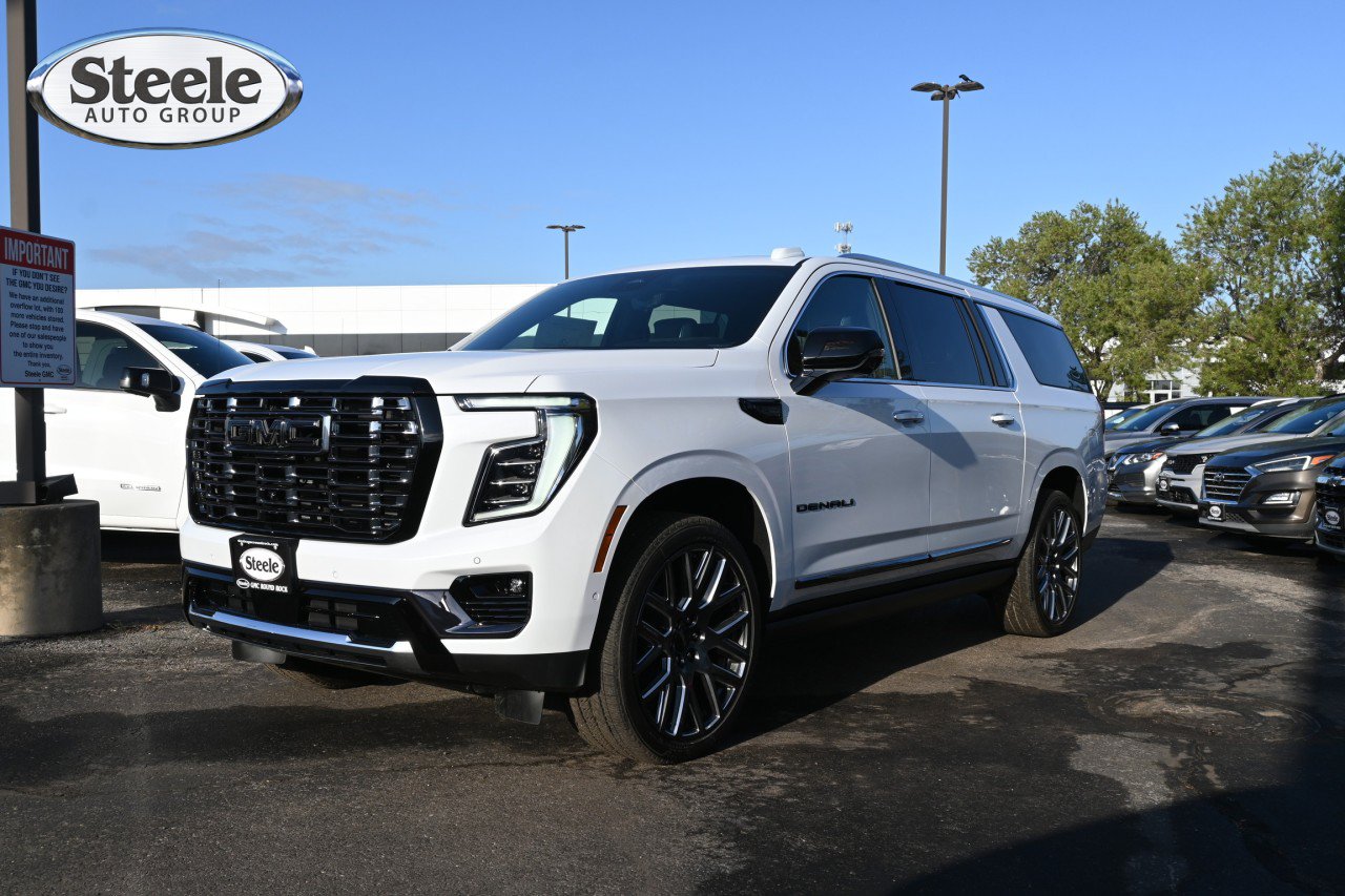New 2026 GMC Yukon XL Denali Ultimate AWD/4WD image 1